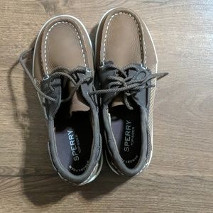 New brown Sperry gamefish boys boat shoes